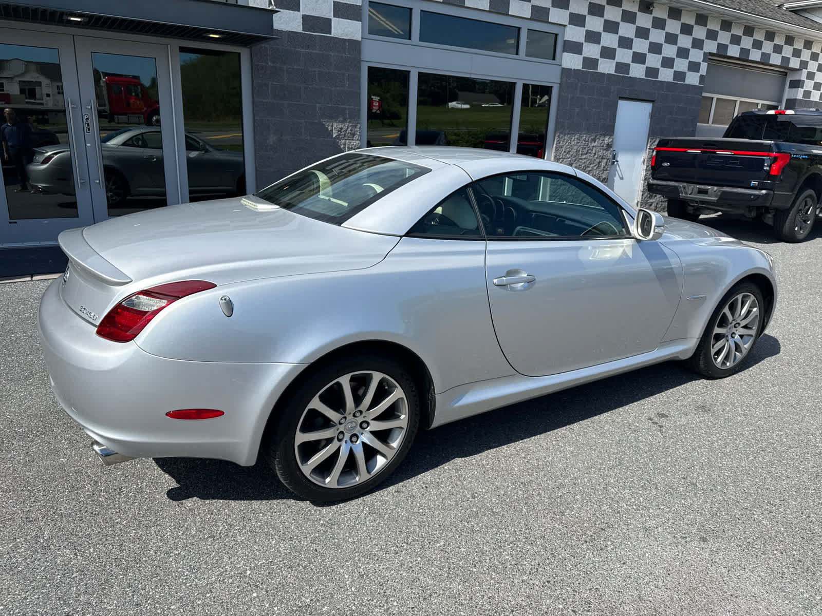 Used 2009 Lexus SC 430 Convertible RWD image 9