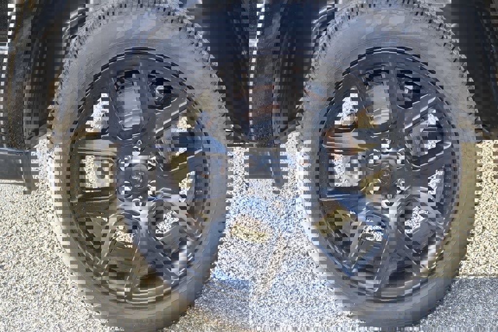 Used 2025 RAM 1500 Laramie w/ Night Edition image 8