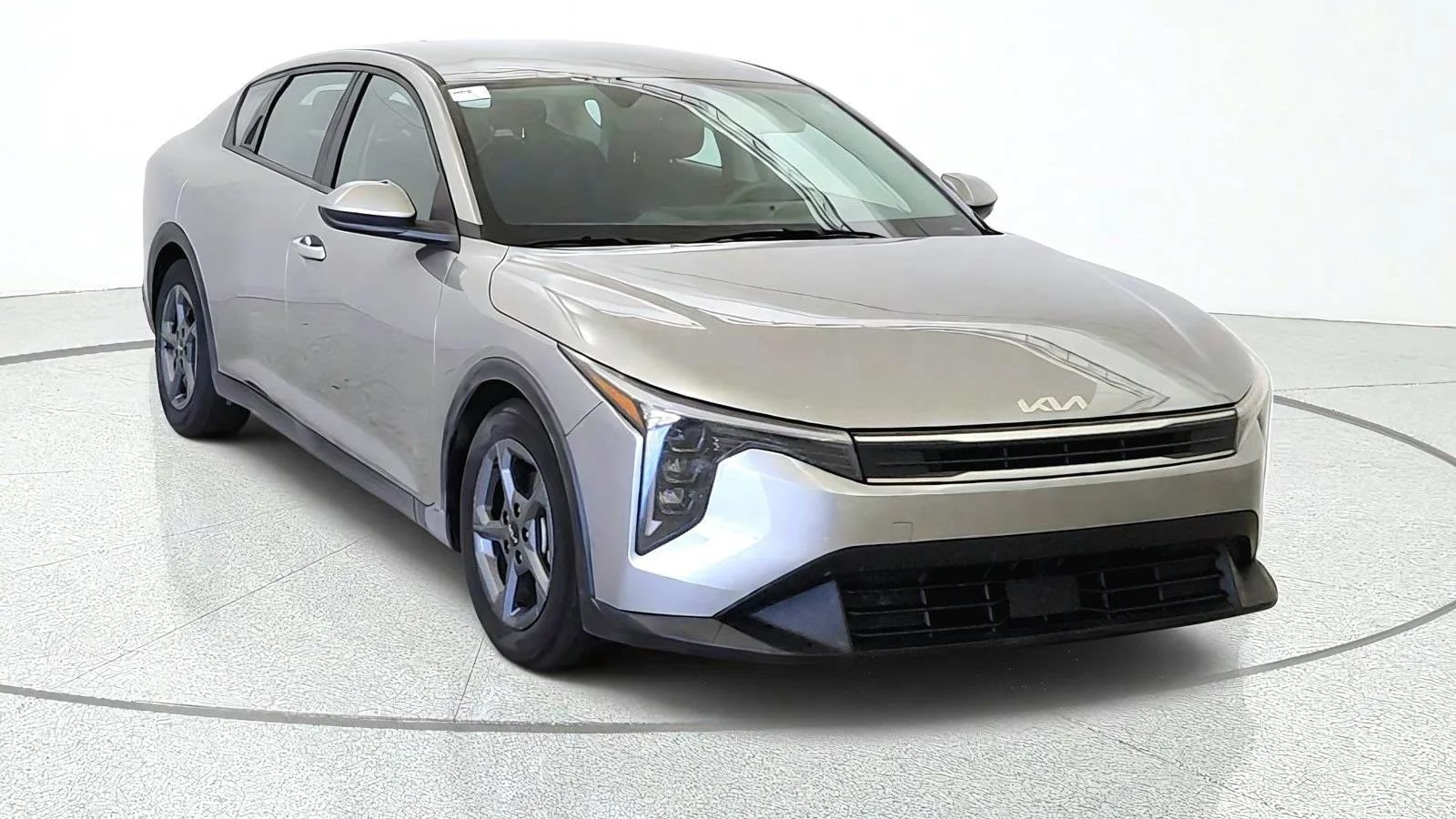 Used 2025 Kia K4 FWD image 2