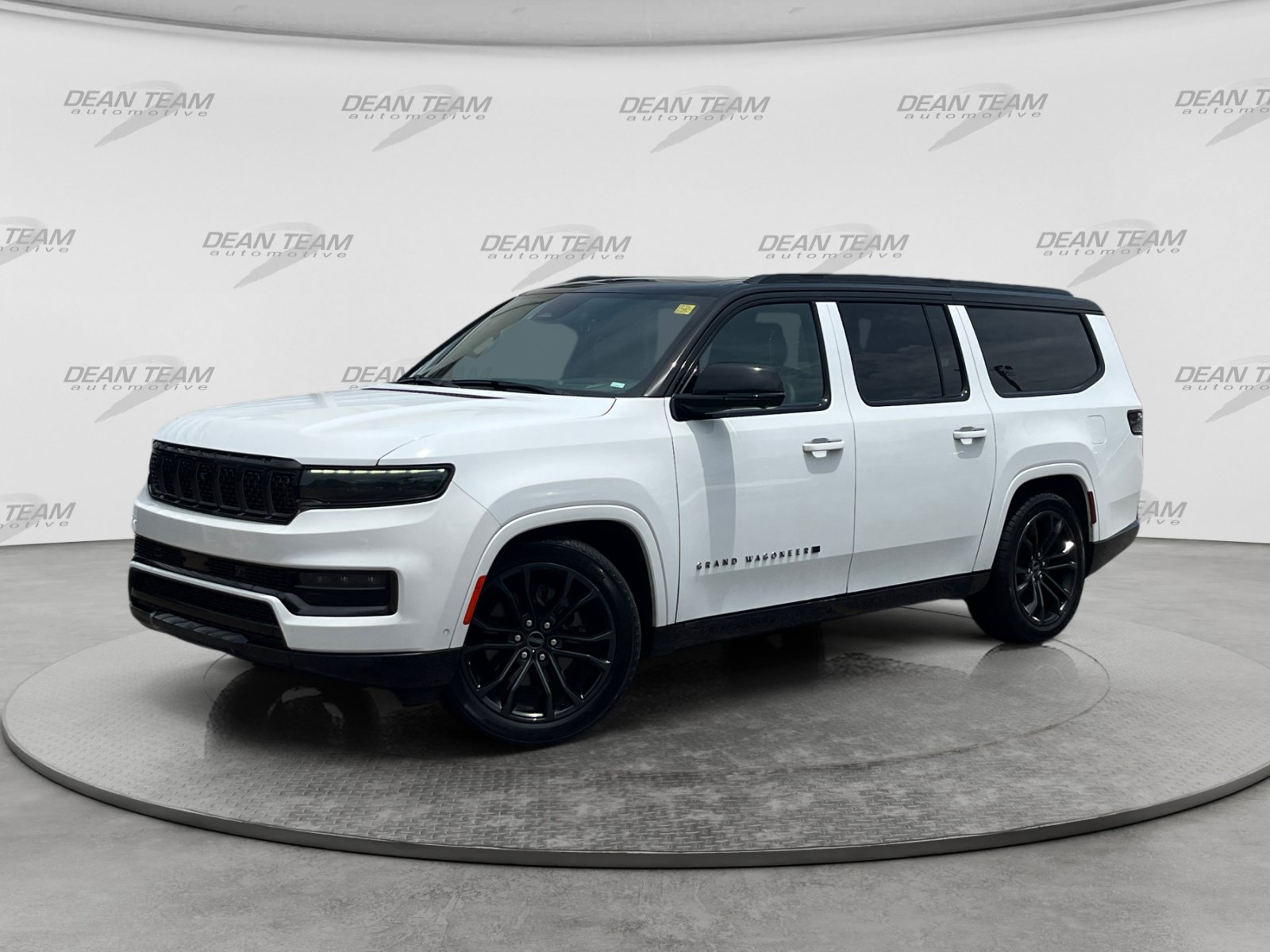 Used 2024 Jeep Grand Wagoneer L Series II w/ Quick Order Packagew 28T AWD/4WD image 3