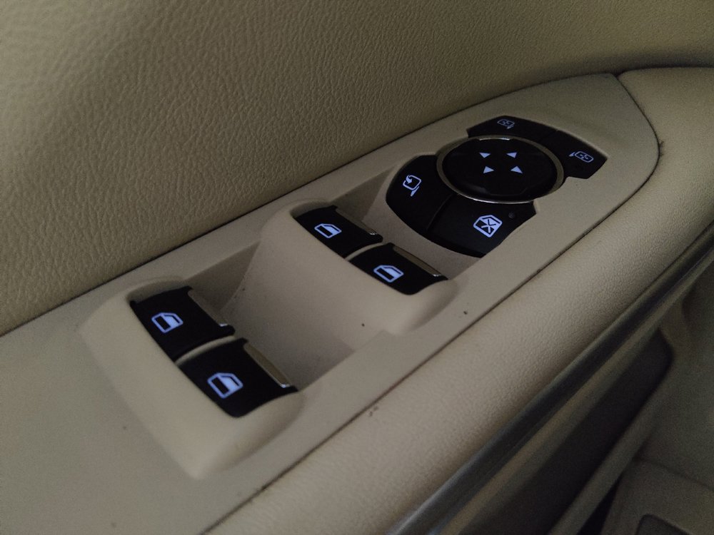 Used 2013 Lincoln MKZ FWD image 27