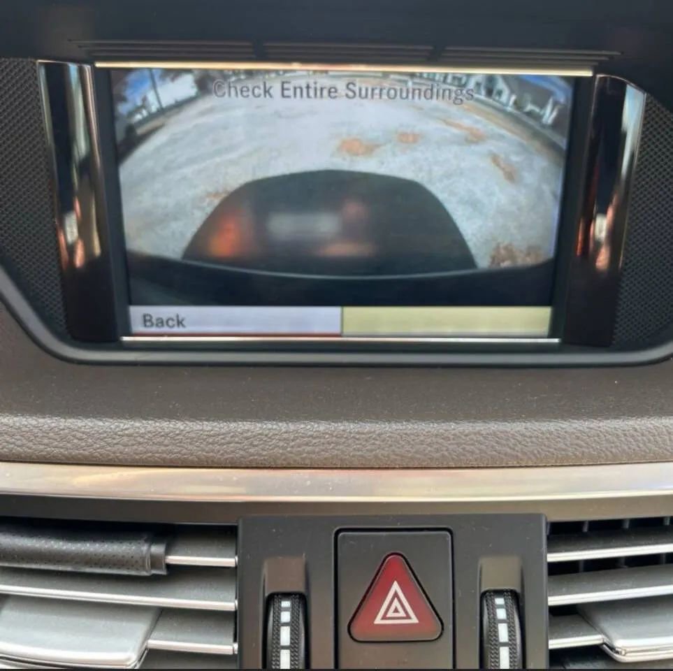 Used 2010 Mercedes-Benz E 350 4MATIC Sedan image 3