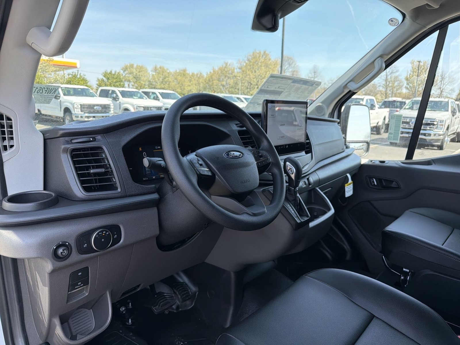 New 2026 Ford Transit 250 148 Medium Roof w/ Load Area Protection Package RWD image 19
