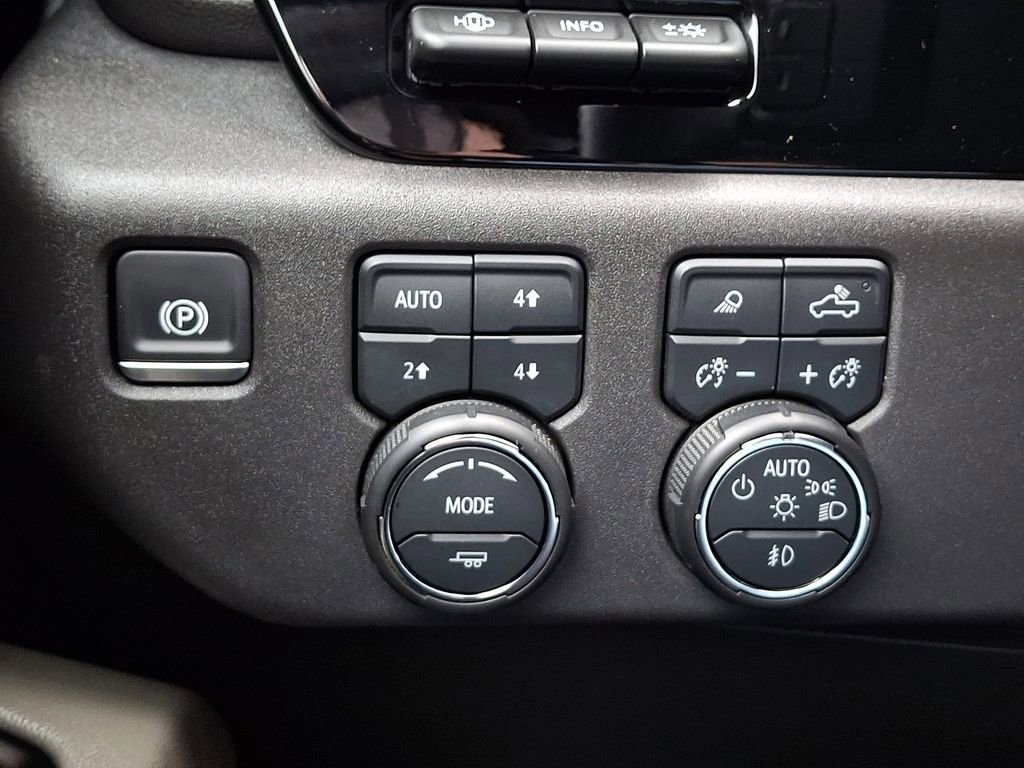 Used 2024 Chevrolet Silverado 1500 ZR2 w/ Technology Package image 22
