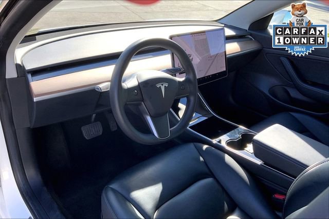 Used 2020 Tesla Model 3 Standard Range Plus image 13