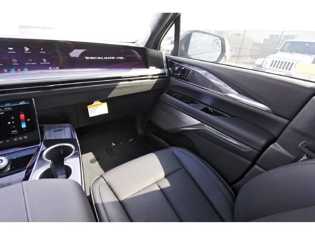 New 2026 Cadillac Escalade IQL Sport 2 AWD/4WD image 9