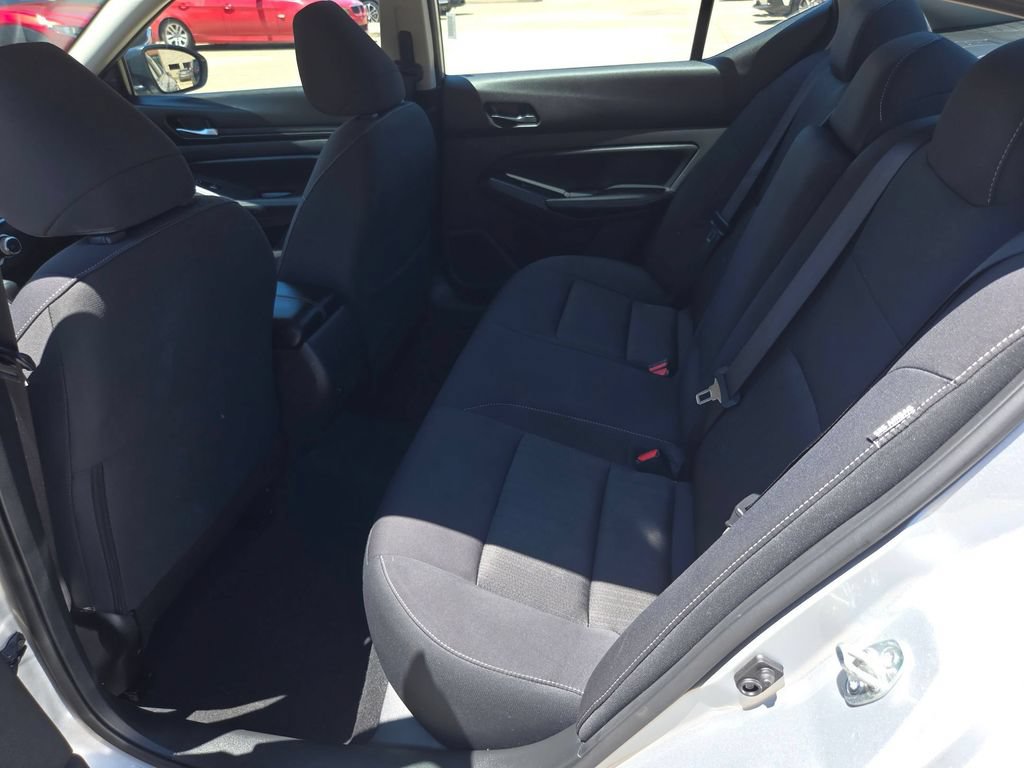 Used 2025 Nissan Altima 2.5 SV FWD image 26