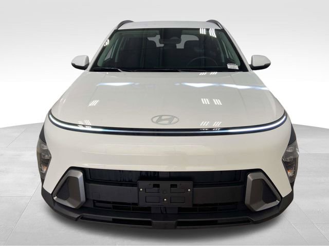 Used 2024 Hyundai Kona SEL image 2