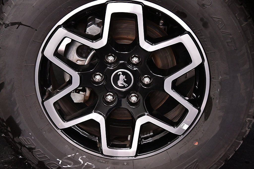 Used 2025 Ford Bronco Outer Banks image 9