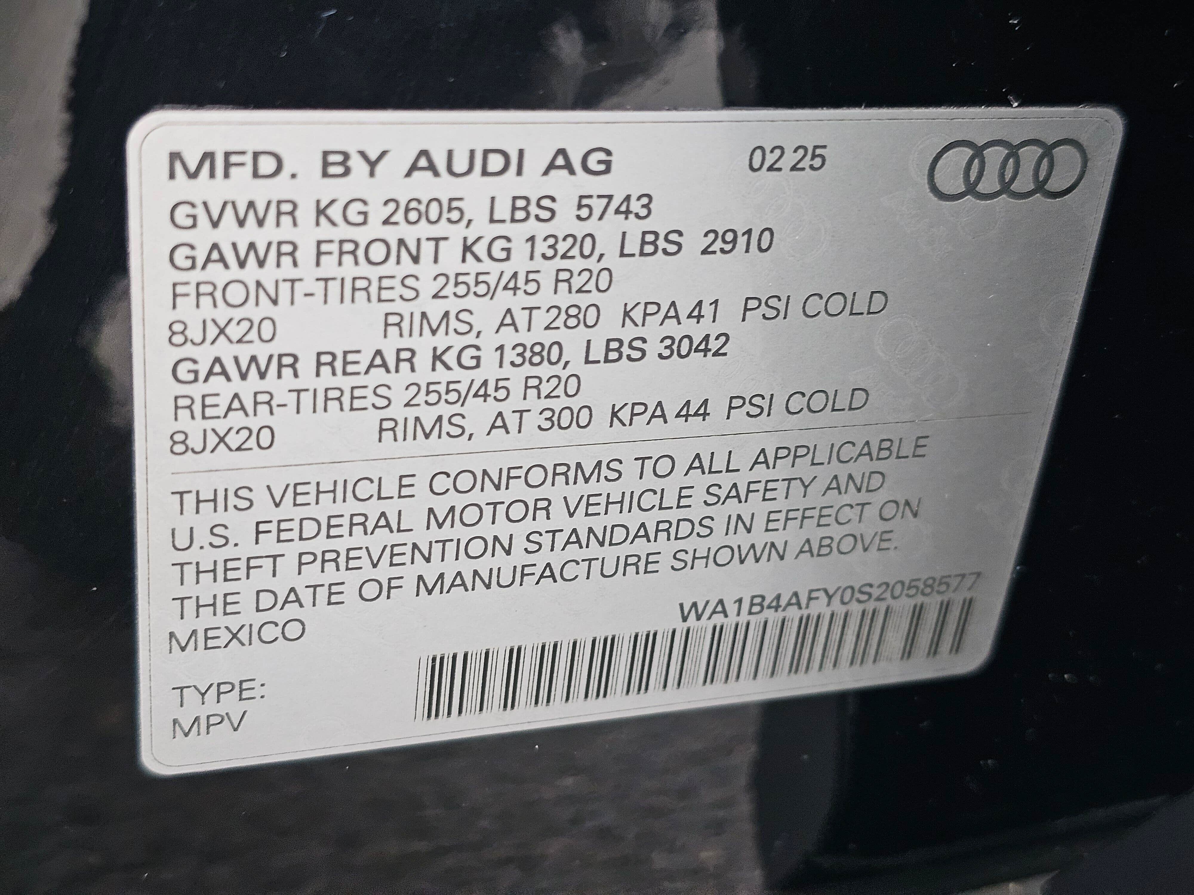 Certified 2025 Audi SQ5 Premium Plus w/ Premium Plus Package AWD/4WD image 29