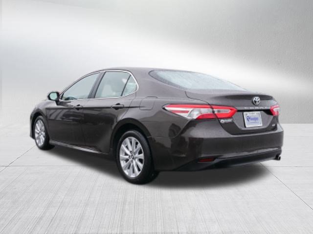 Used 2018 Toyota Camry LE image 5