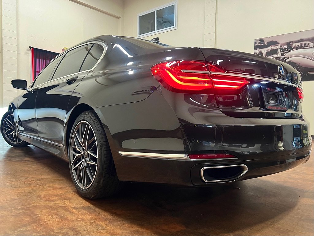 Used 2016 BMW 740i RWD image 3