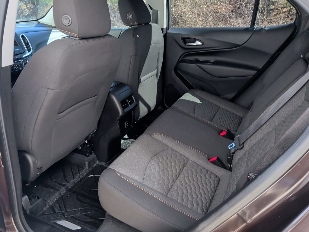 Used 2020 Chevrolet Equinox LT w/ Driver Convenience Package AWD/4WD image 11