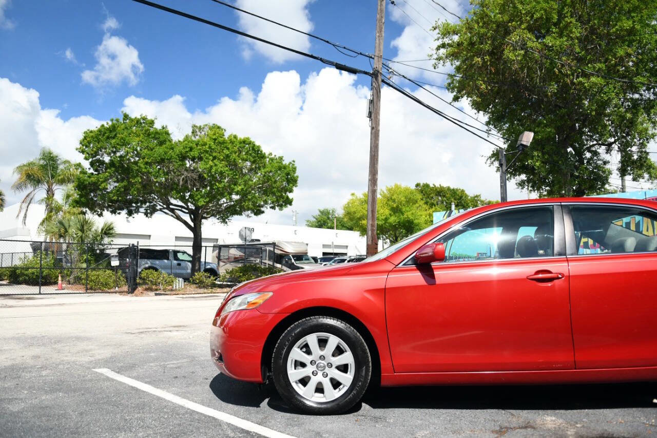 Used 2007 Toyota Camry XLE FWD image 5