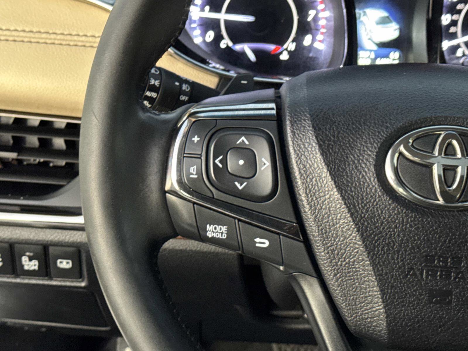 Used 2013 Toyota Avalon Limited image 7