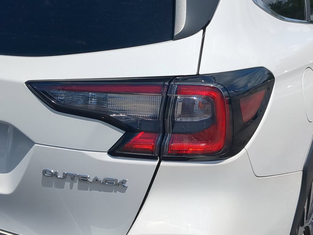 Used 2025 Subaru Outback Premium AWD/4WD image 8