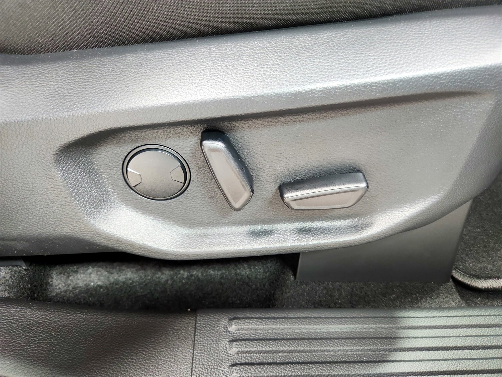 New 2025 Ford Ranger XLT w/ Equipment Group 301A High image 37