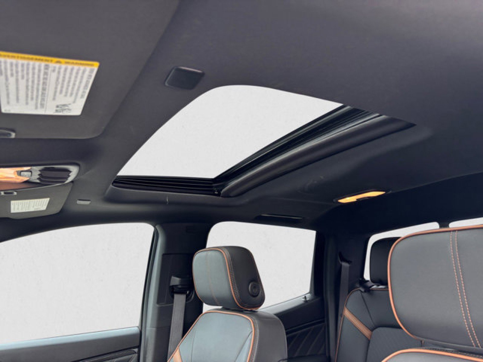 Used 2023 GMC Canyon AT4 w/ AT4 Premium Package image 12