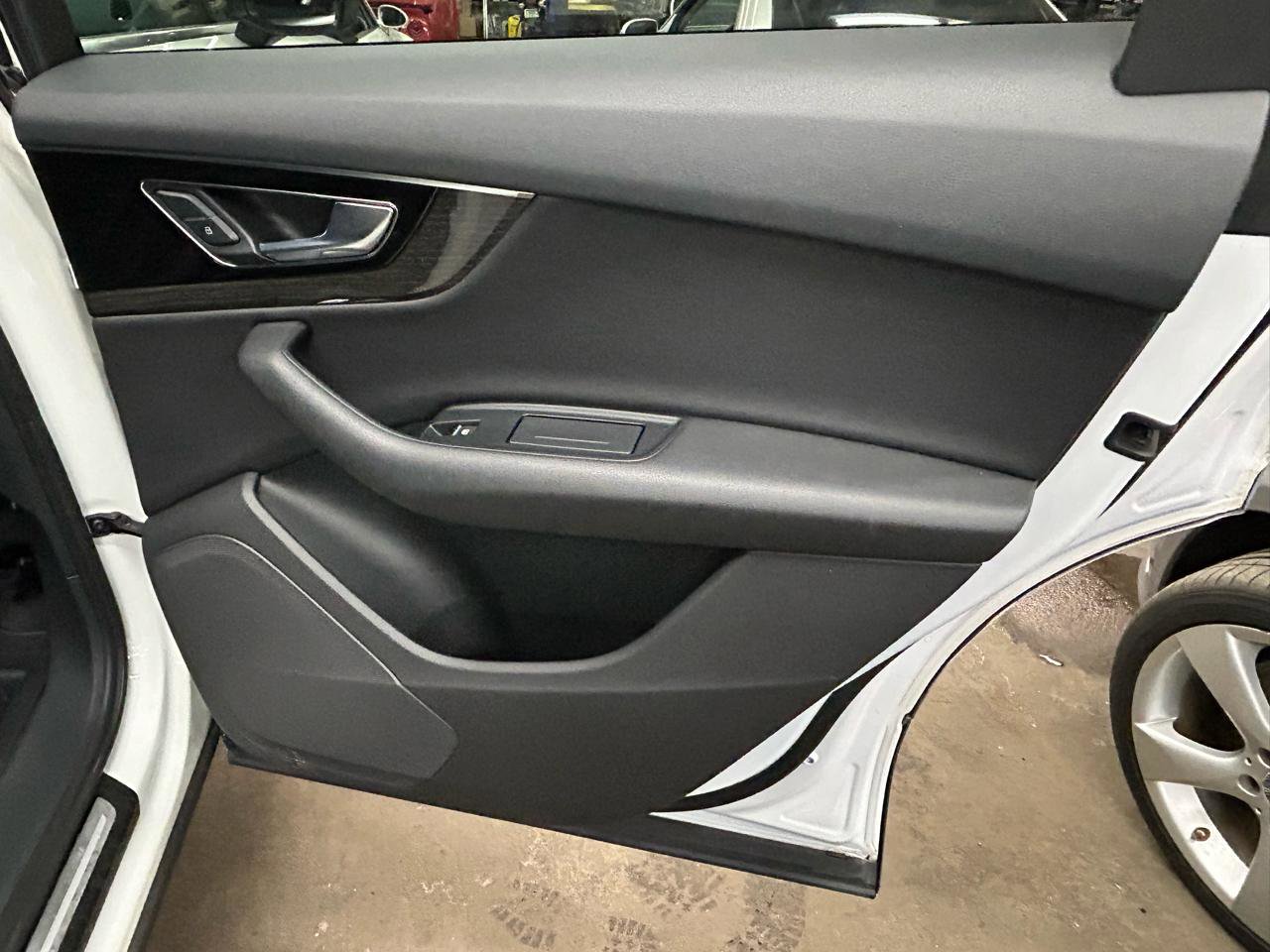 Used 2018 Audi Q7 3.0T Premium image 25