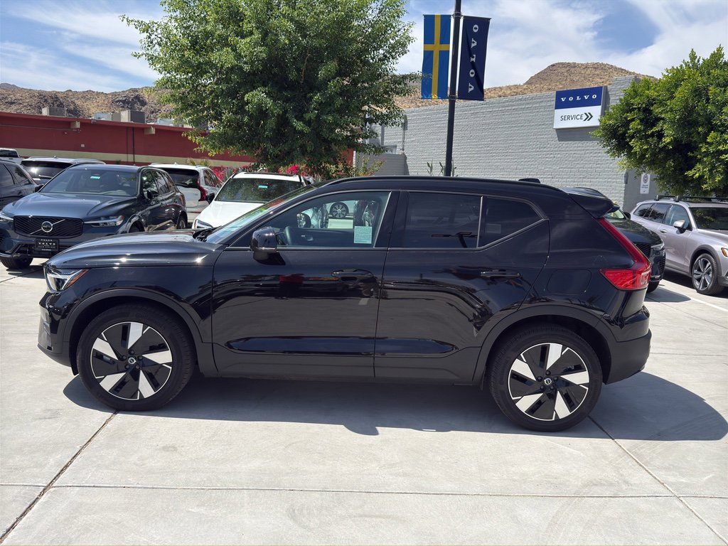 New 2025 Volvo EX40 Core w/ Climate Package AWD/4WD image 4