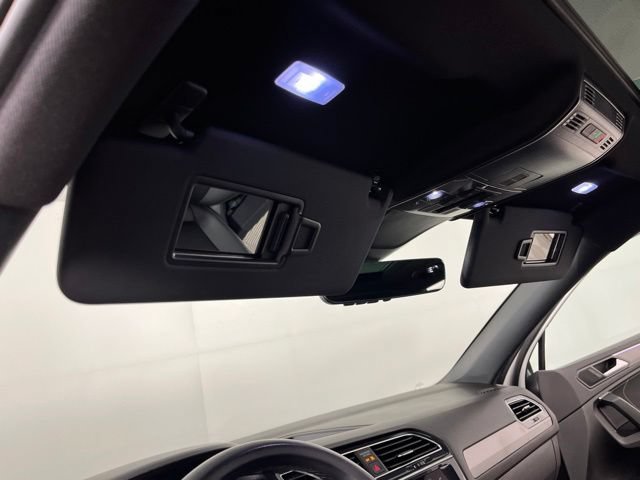 Used 2023 Volkswagen Tiguan SE R-Line FWD image 36