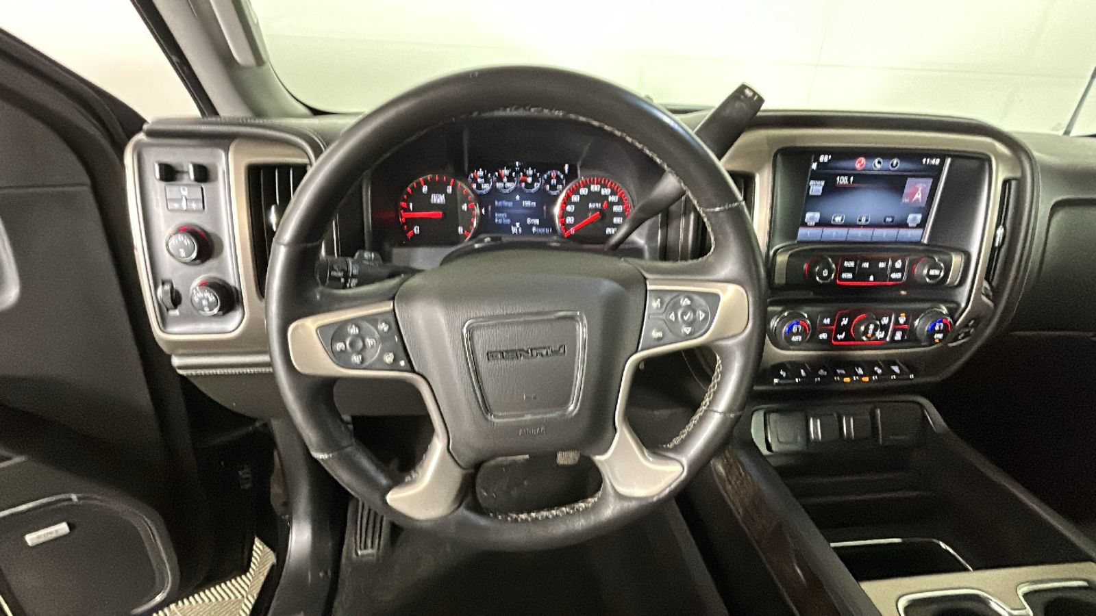 Used 2015 GMC Sierra 2500 Denali AWD/4WD image 16