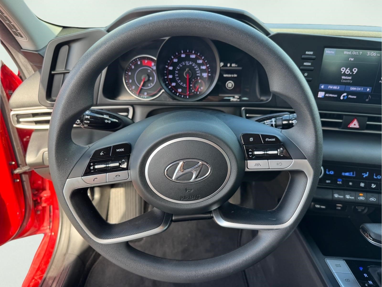 Used 2023 Hyundai Elantra SEL w/ Cargo Package FWD image 23