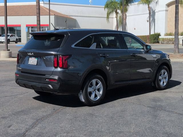 Used 2023 Kia Sorento LX FWD image 5