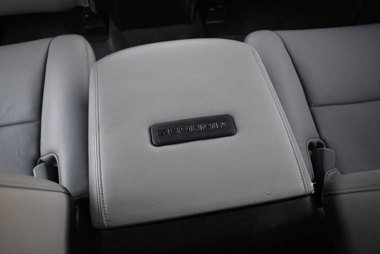 Used 2013 Toyota Sequoia Platinum AWD/4WD image 73
