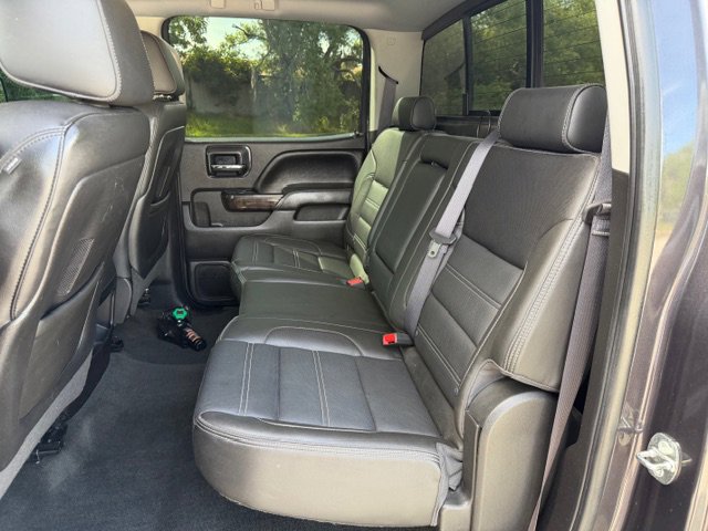 Used 2015 GMC Sierra 2500 Denali w/ Duramax Plus Package AWD/4WD image 9