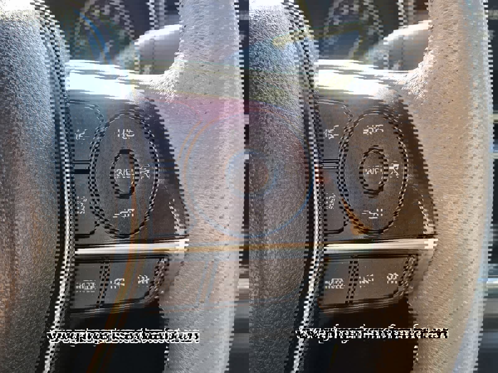 Used 2020 Toyota Avalon Limited image 13