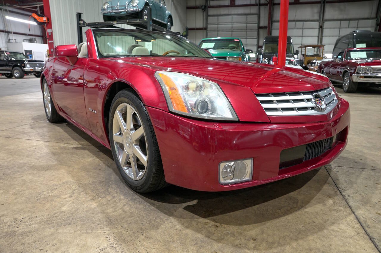 Used 2005 Cadillac XLR RWD image 12