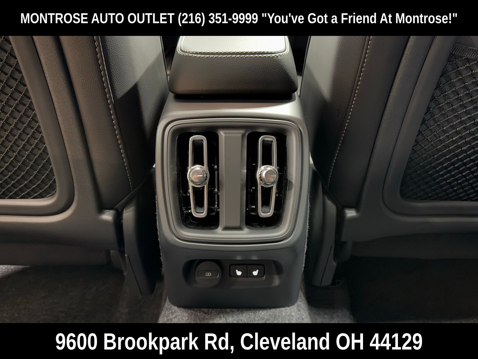 New 2026 Volvo XC40 B5 Plus w/ Protection Package Premier image 34