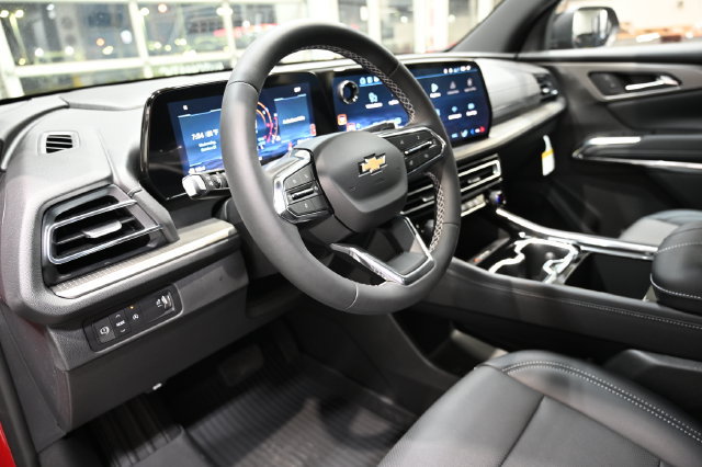 New 2027 Chevrolet Traverse LT w/ Driver Confidence Package FWD image 22