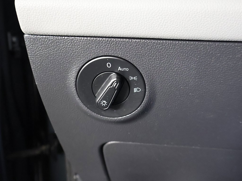 Used 2022 Volkswagen Taos SE image 33