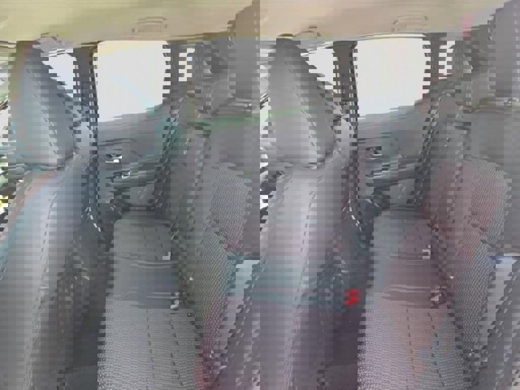 New 2026 Nissan Kicks SR w/ Cold Weather Package AWD/4WD image 13