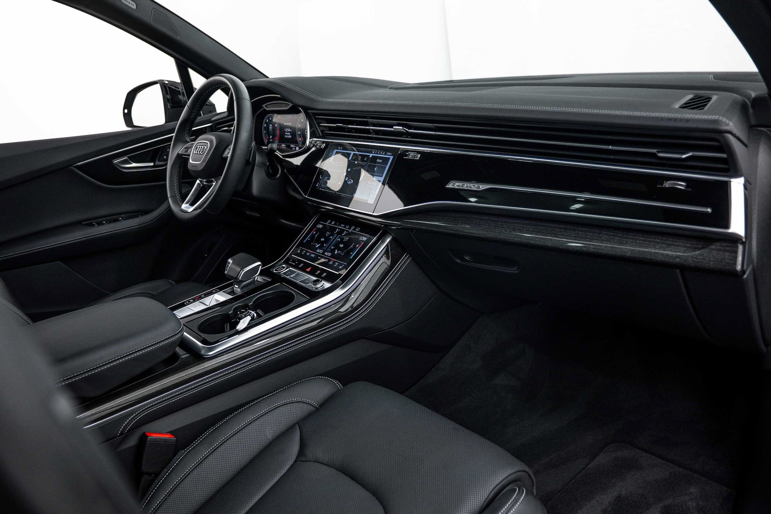Certified 2025 Audi Q7 3.0T Prestige w/ Prestige Package AWD/4WD image 8