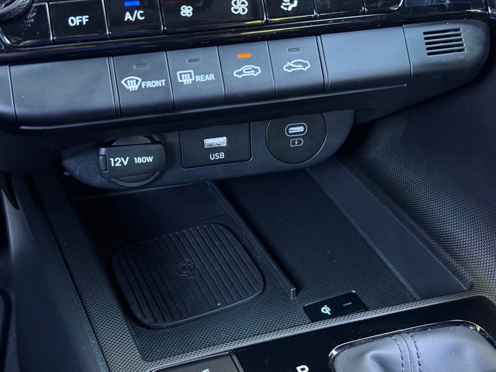 Used 2025 Hyundai Elantra SEL FWD image 22