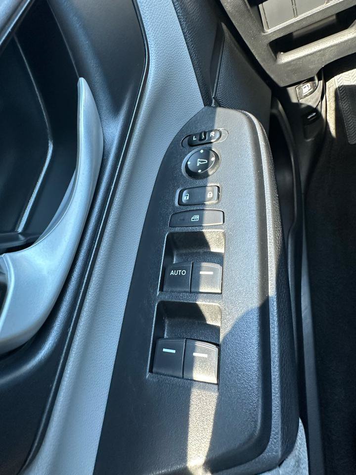 Used 2021 Honda CR-V LX image 9