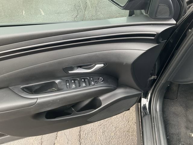 Used 2023 Hyundai Tucson SE image 25