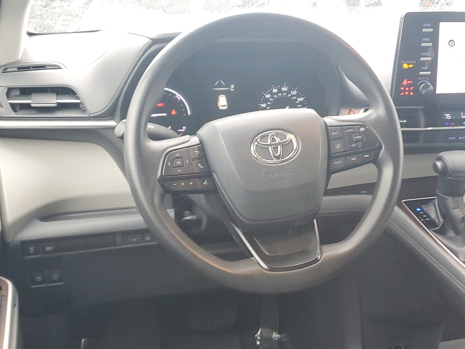 Used 2022 Toyota Sienna LE FWD image 11