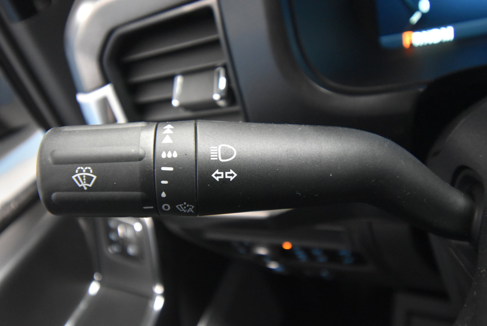 New 2025 Ford F150 Platinum w/ Equipment Group 702A High image 10