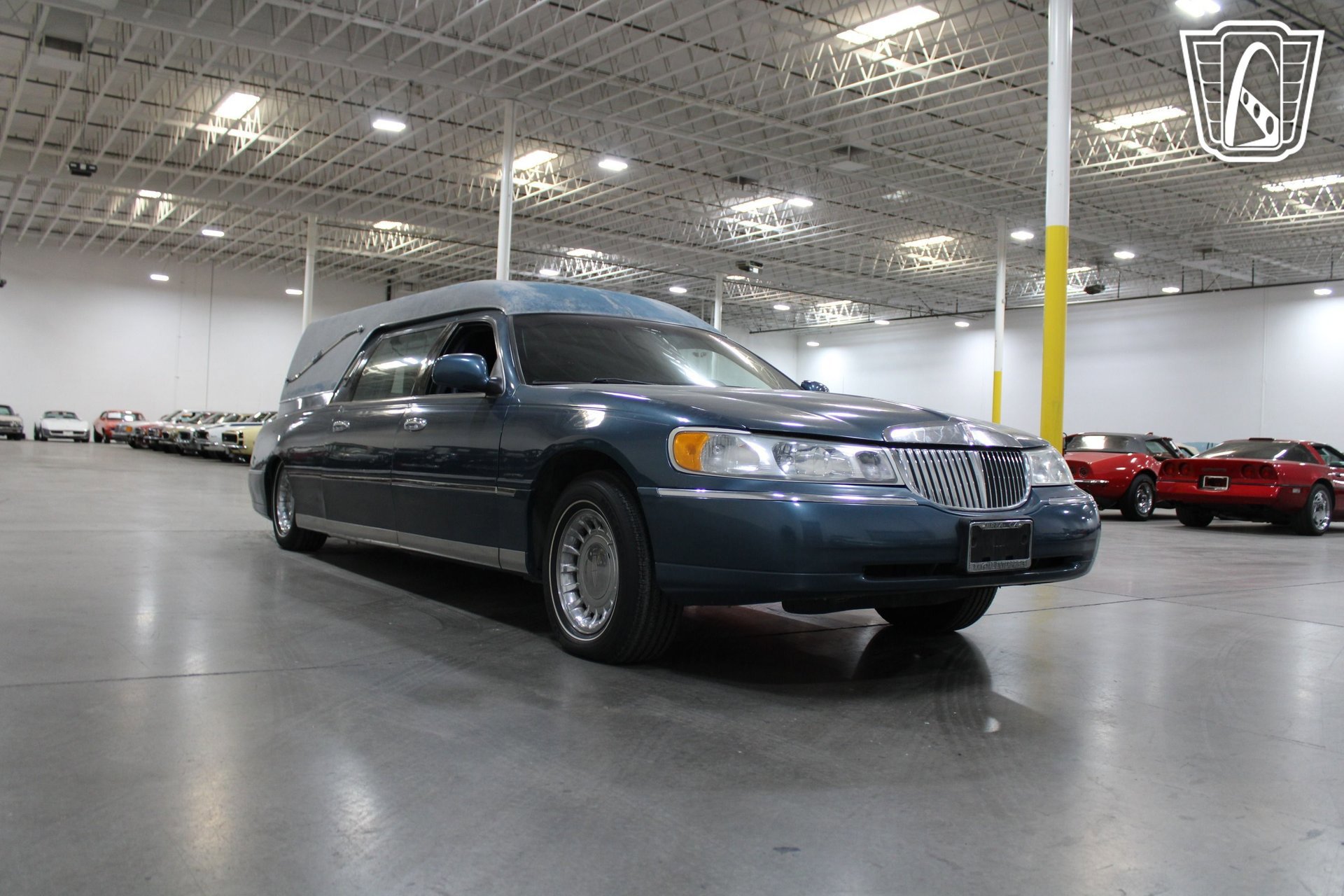 Used 2001 Lincoln Town Car Executive RWD image 28