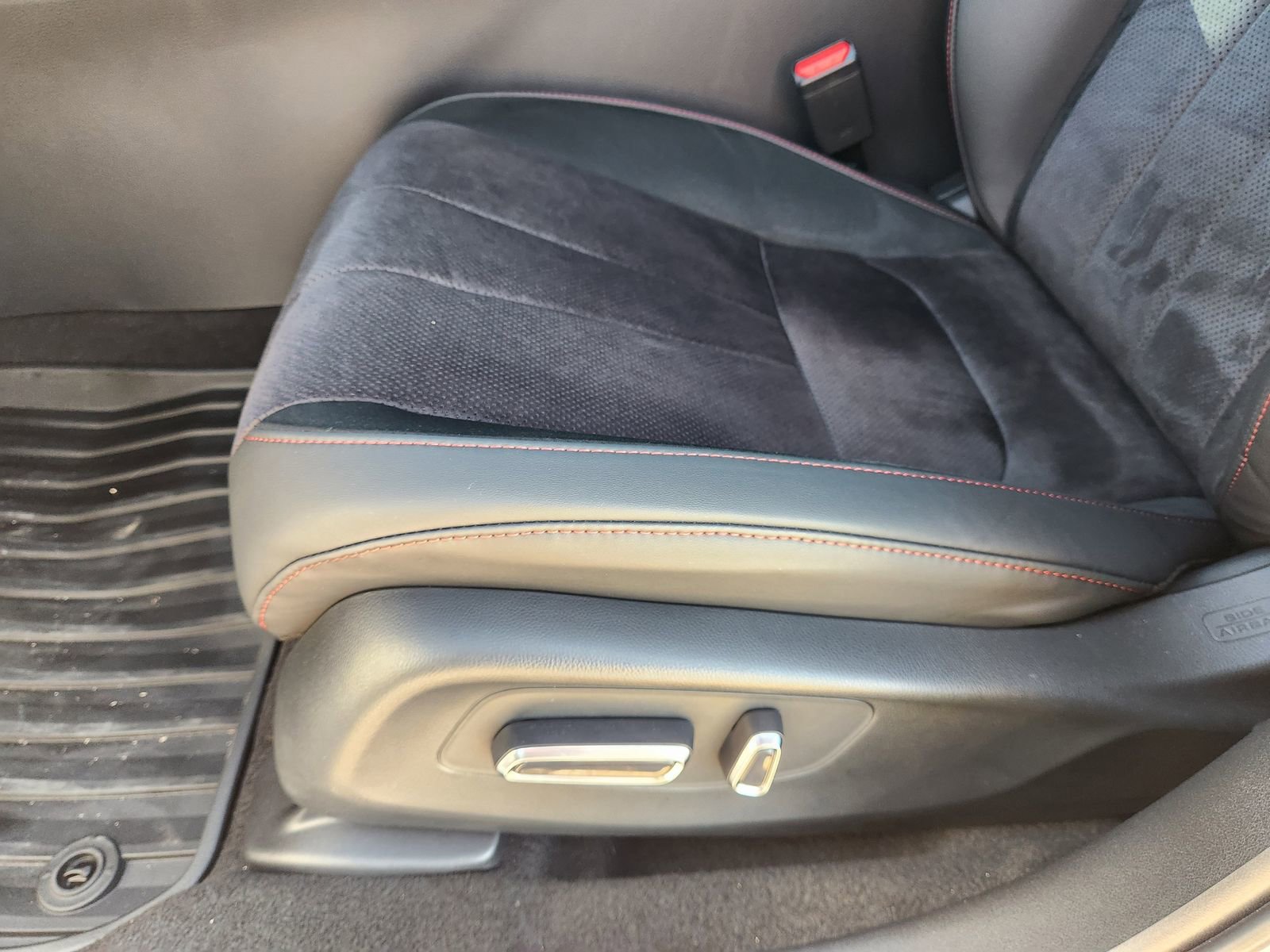 Used 2025 Acura ADX A-Spec image 24