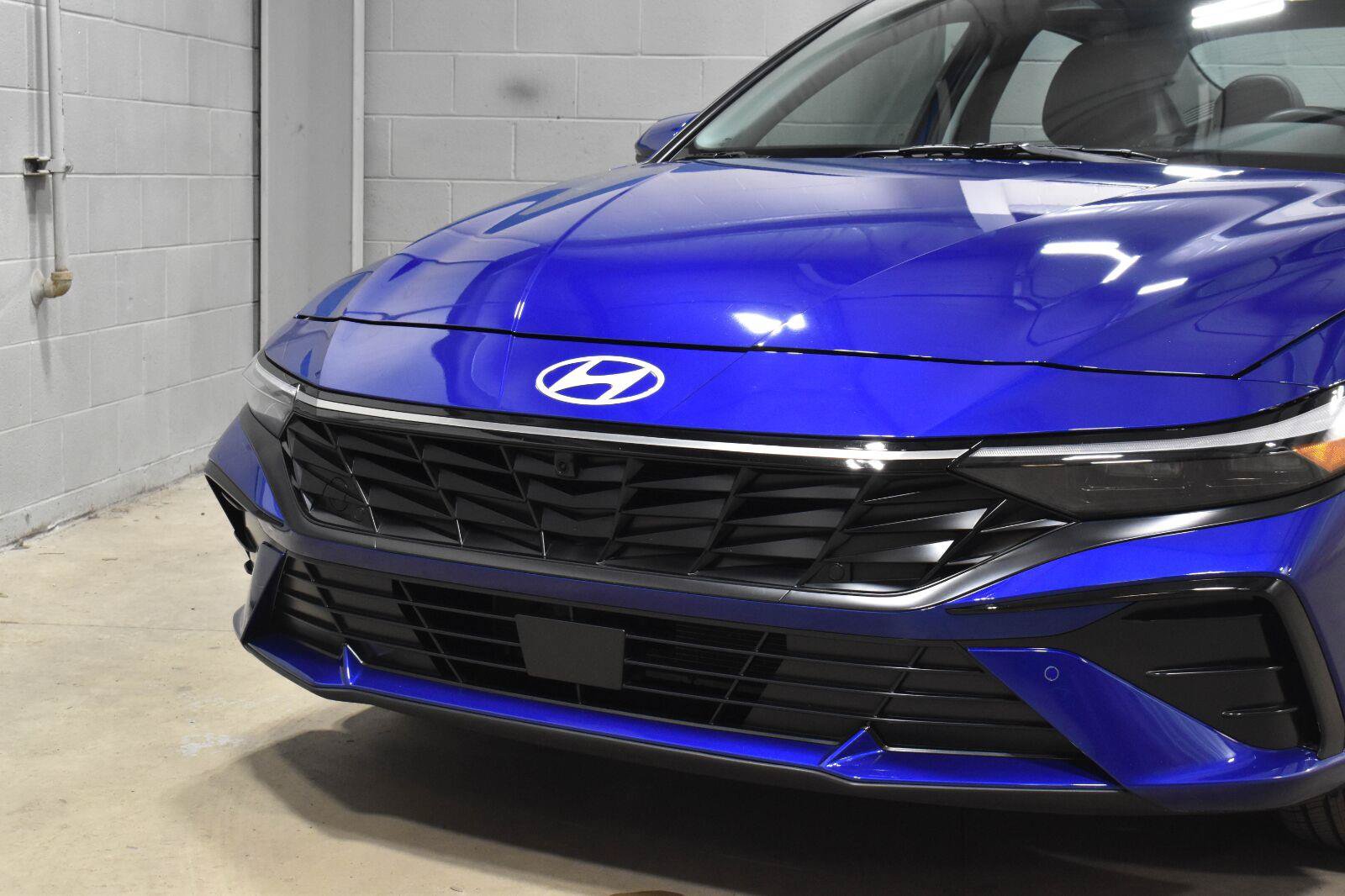 Used 2024 Hyundai Elantra Limited FWD image 29