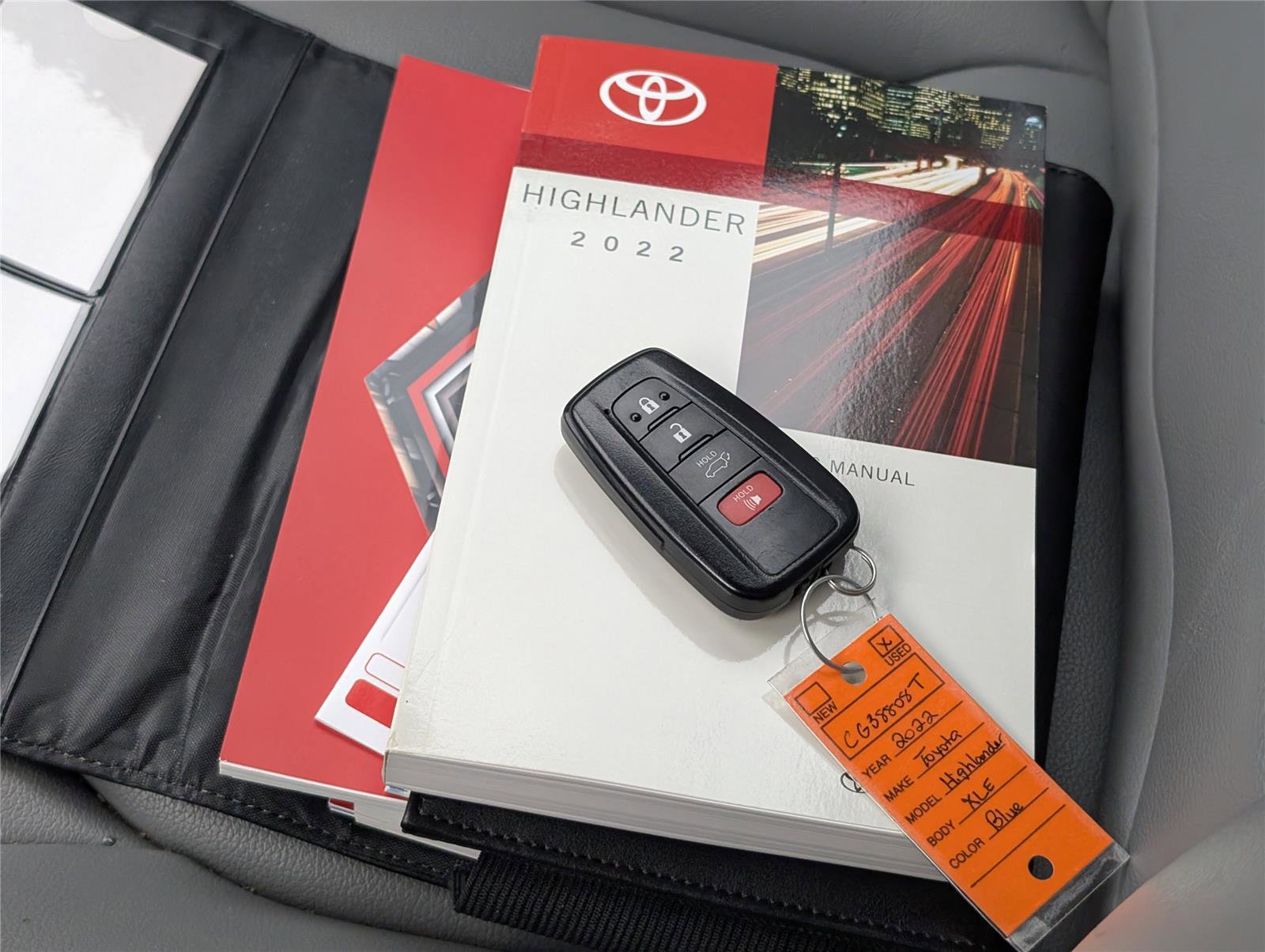 Used 2022 Toyota Highlander XLE image 19