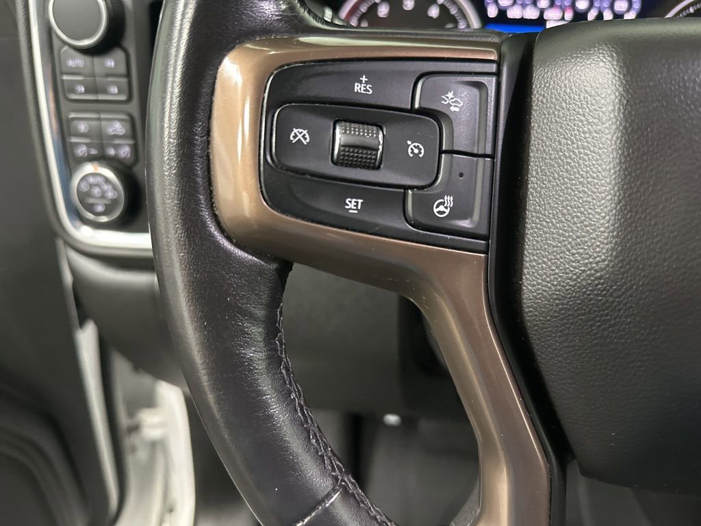 Used 2019 Chevrolet Silverado 1500 High Country w/ Technology Package AWD/4WD image 17
