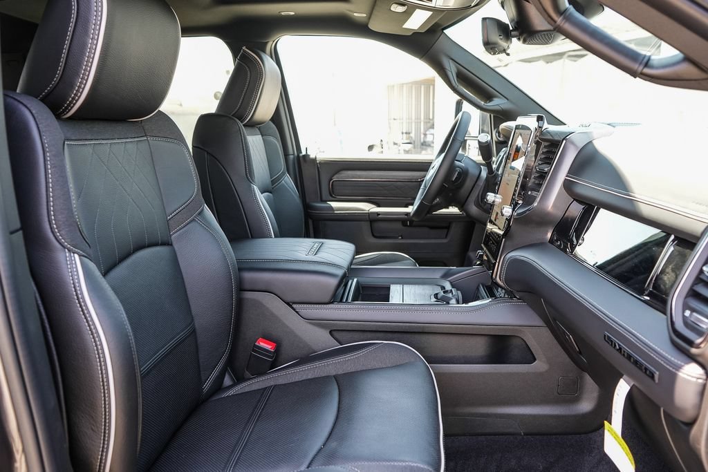 New 2026 RAM 3500 Limited AWD/4WD image 17