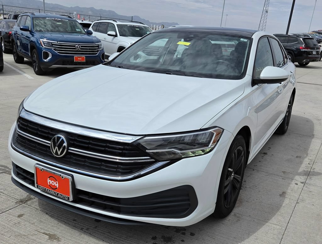 Used 2023 Volkswagen Jetta SE FWD image 5