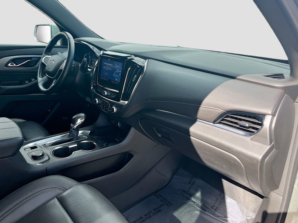 Used 2023 Chevrolet Traverse LT w/ LT Premium Package image 32